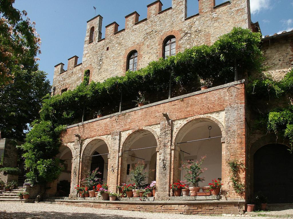 Castello Di Montalto Aparthotel Castelnuovo Berardenga Bagian luar foto